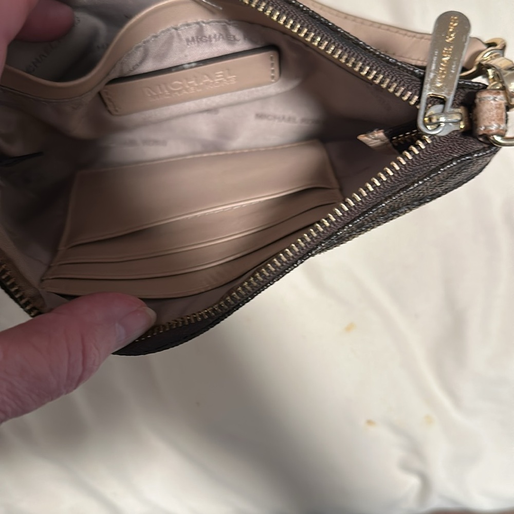 Micheal Kors Wristlet! - Picture 6 of 7